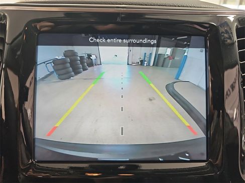 Used 2022 Jeep Cherokee Limited image 28