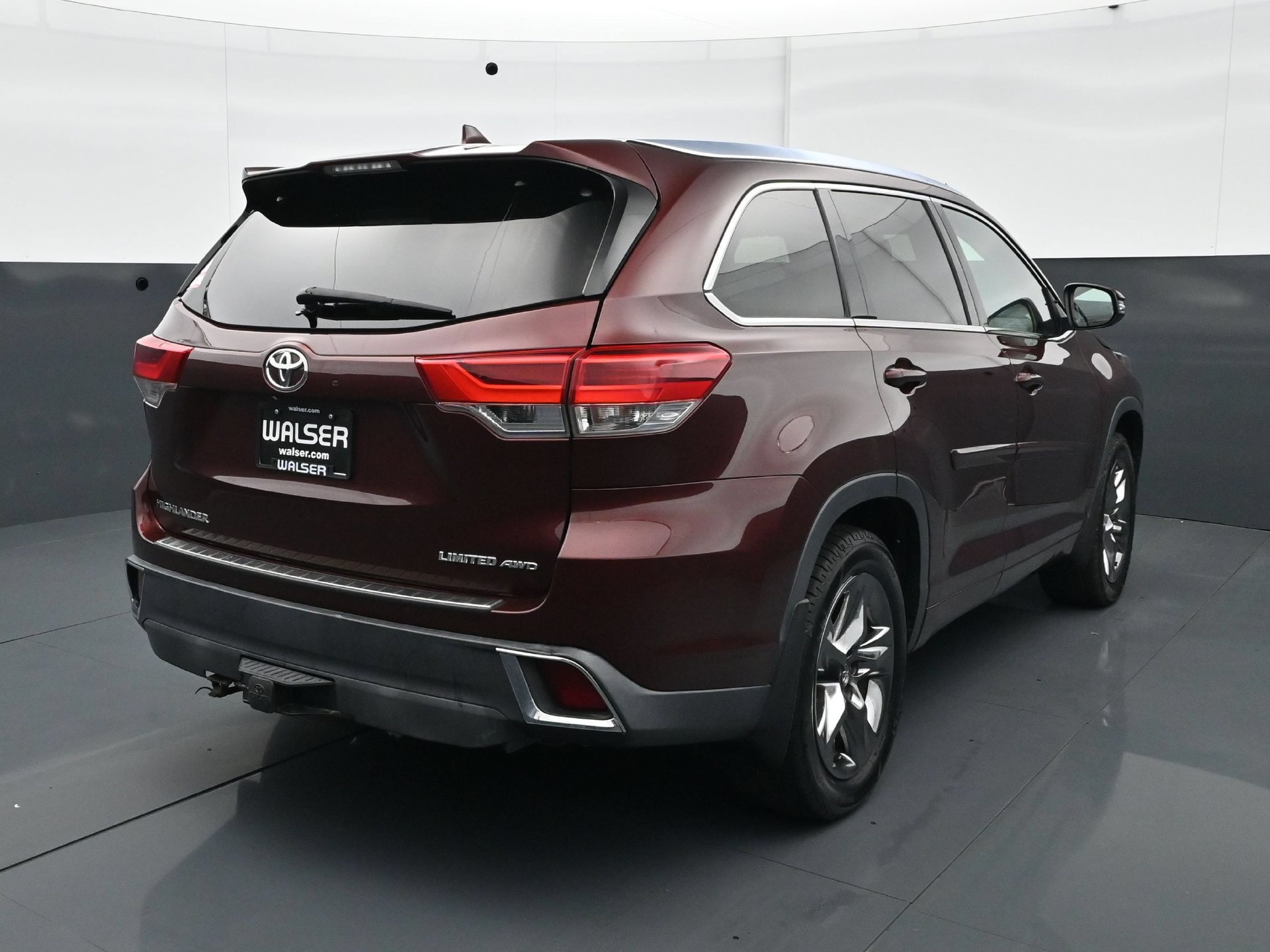 Used 2018 Toyota Highlander Limited Platinum w/ Carpet Mat Package (TMS) AWD/4WD image 6