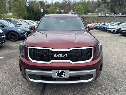 Used 2023 Kia Telluride EX w/ EX Captain's Chair Package image 2