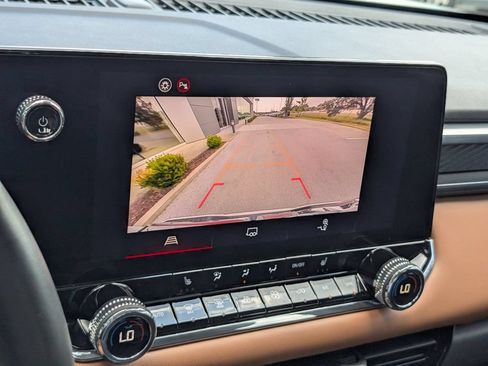Used 2025 GMC Canyon AT4 AWD/4WD image 16