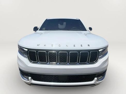 Used 2024 Jeep Wagoneer L Series II RWD image 10