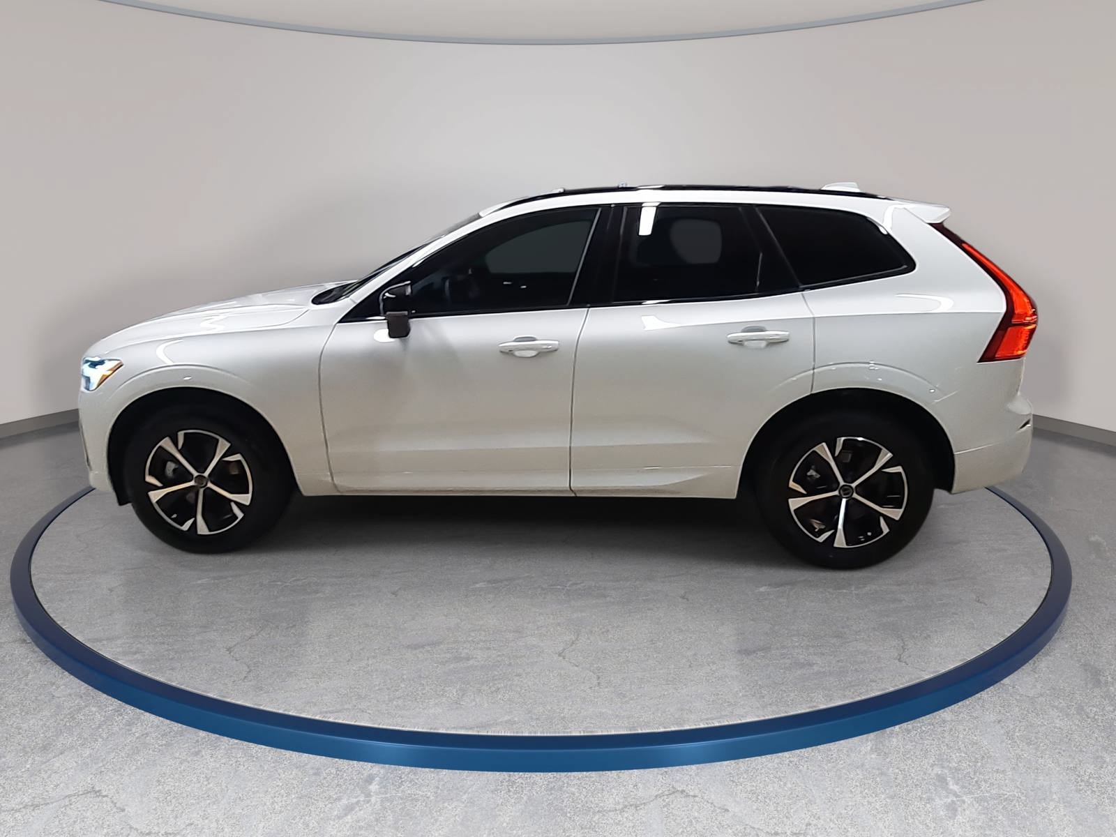 Used 2026 Volvo XC60 B5 Core AWD/4WD image 8