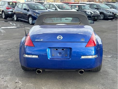 Used 2004 Nissan 350Z Enthusiast w/ Side Airbags Pkg image 3
