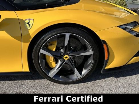 Used 2022 Ferrari SF90 Spider image 38