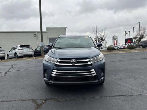 Used 2019 Toyota Highlander Limited image 2