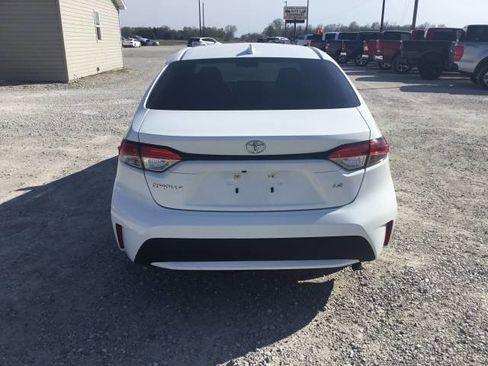 Used 2022 Toyota Corolla LE image 4