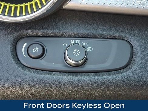 Used 2025 Chevrolet Trax LT w/ Driver Confidence Package image 9