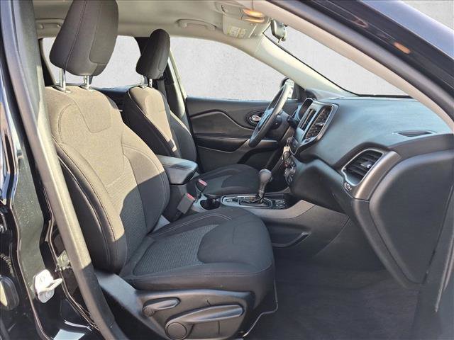 Used 2019 Jeep Cherokee Latitude w/ Popular Appearance Group FWD image 20