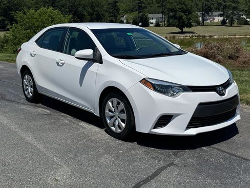 Used 2016 Toyota Corolla LE FWD image 19