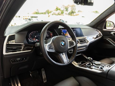 Used 2021 BMW X7 xDrive40i w/ M Sport Package AWD/4WD image 21