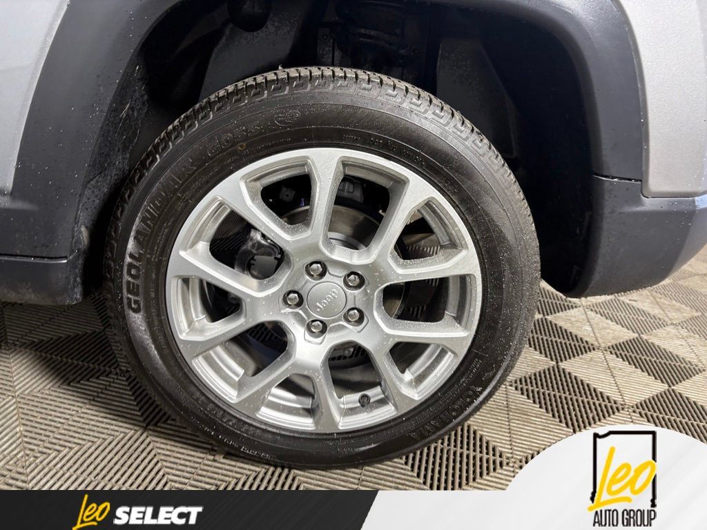 Used 2024 Jeep Compass Latitude AWD/4WD image 21