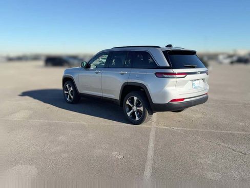 New 2026 Jeep Grand Cherokee Limited image 8