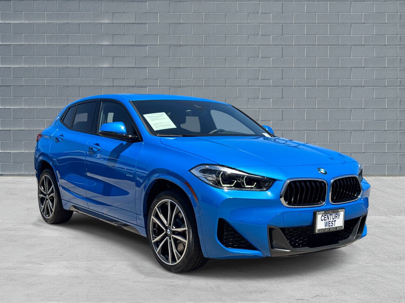 Used 2023 BMW X2 sDrive28i w/ M Sport Package FWD image 1