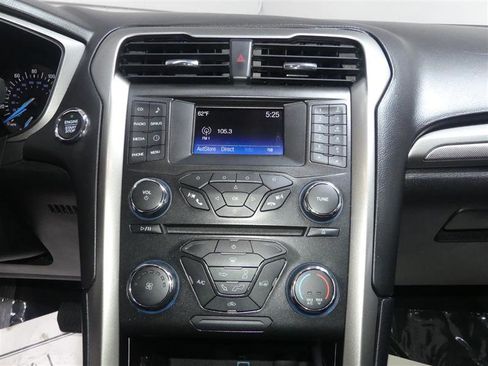 Used 2018 Ford Fusion SE image 35