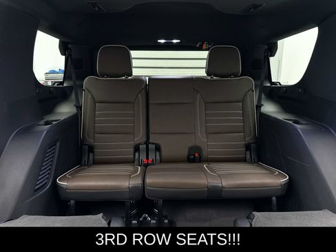 Used 2025 GMC Yukon Denali Ultimate AWD/4WD image 26