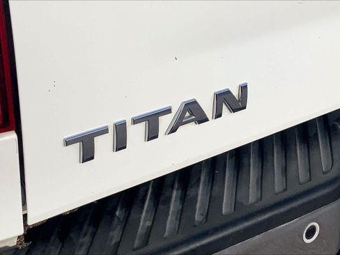 Used 2014 Nissan Titan SV w/ SV Value Truck Package RWD image 10