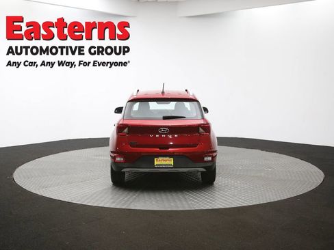 Used 2024 Hyundai Venue SEL image 37