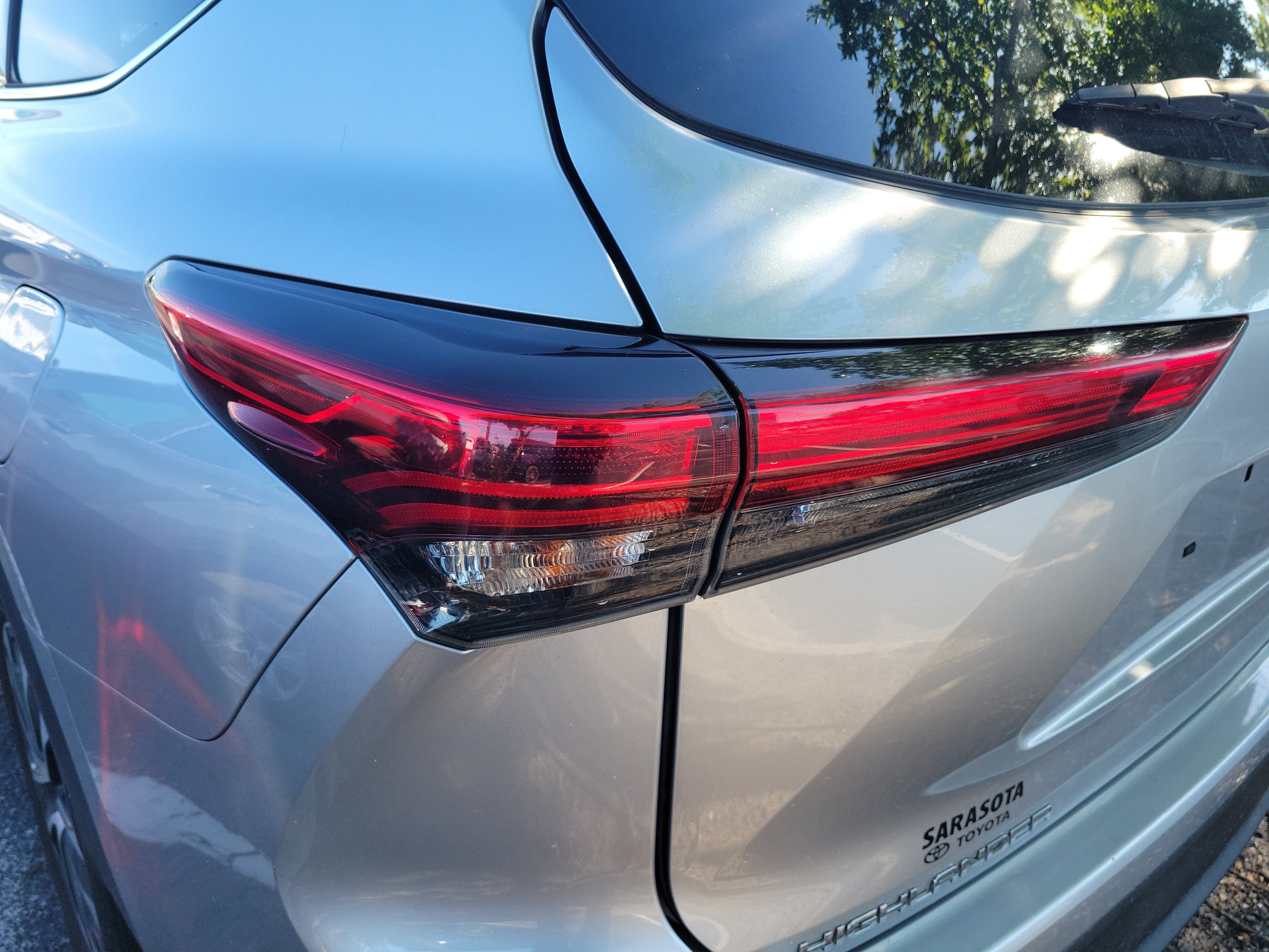Used 2022 Toyota Highlander XLE FWD image 8