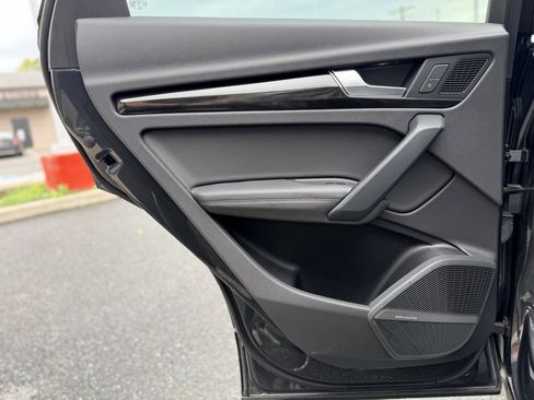 Used 2020 Audi Q5 2.0T Premium Plus w/ Premium Plus Package image 16