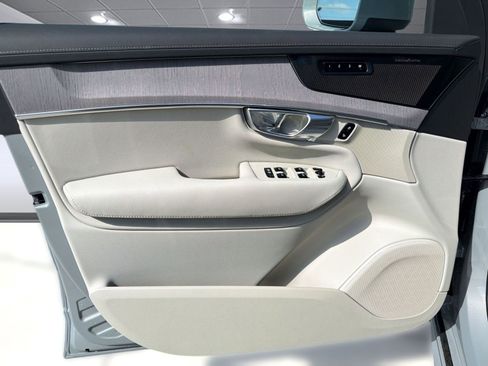 New 2026 Volvo XC90 T8 Ultra w/ Protection Package Premier AWD/4WD image 21