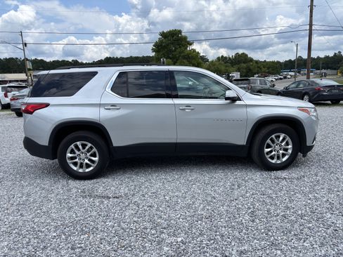 Used 2019 Chevrolet Traverse LT FWD image 4
