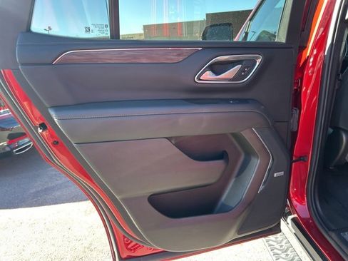 Used 2022 Chevrolet Tahoe Z71 w/ Luxury Package image 25