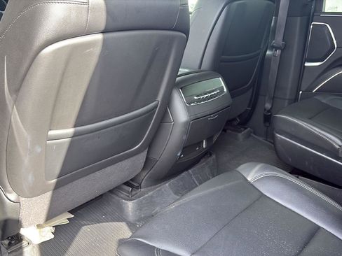 Used 2023 Cadillac Escalade ESV Luxury image 16