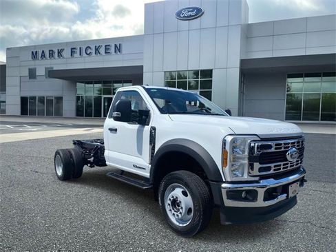 New 2025 Ford F450 XL image 1