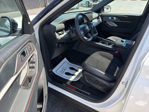 Used 2025 Ford Explorer ST AWD/4WD image 22