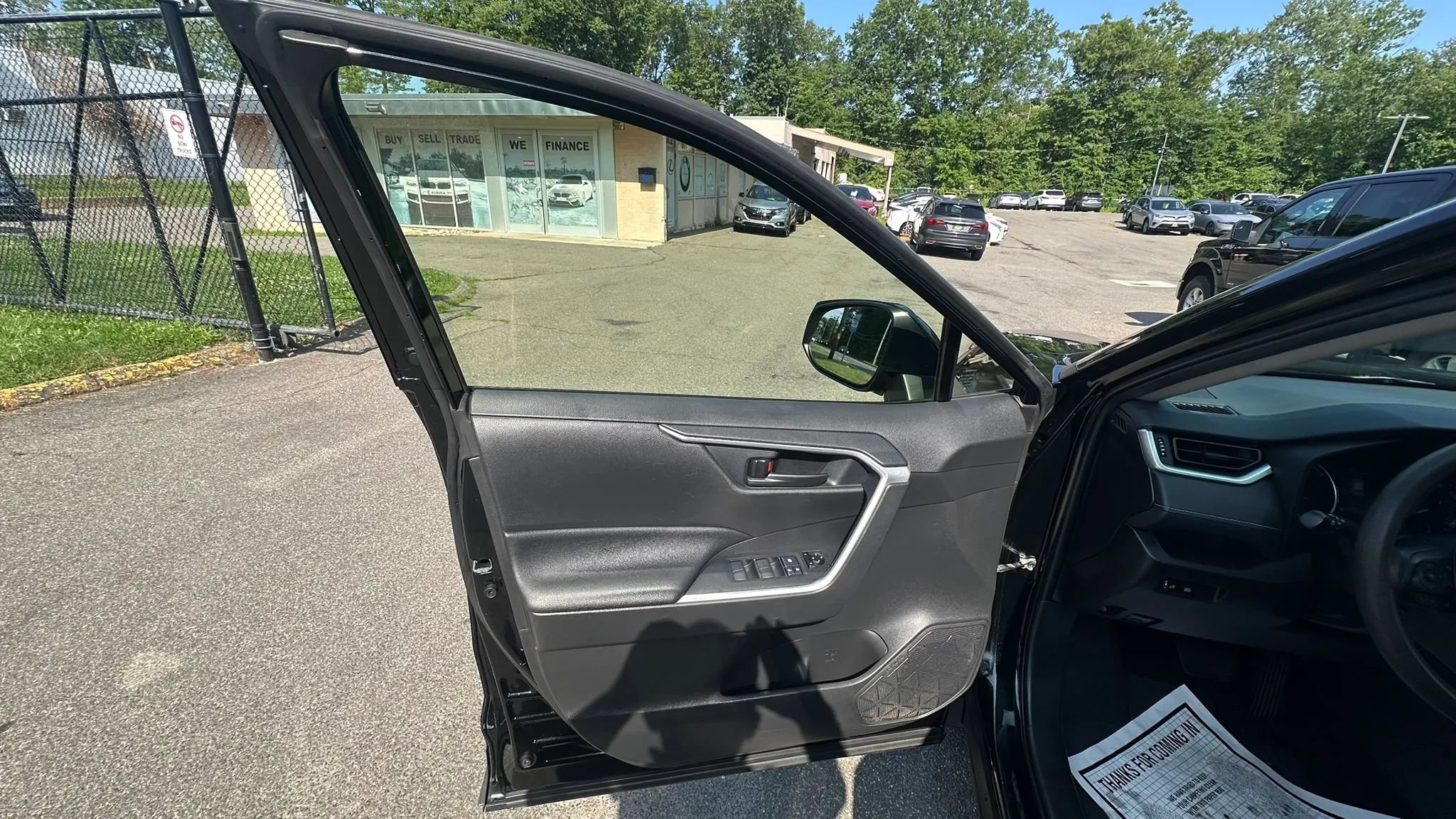 Used 2020 Toyota RAV4 LE AWD/4WD image 22