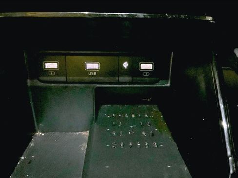 Used 2021 Kia Sorento SX image 31