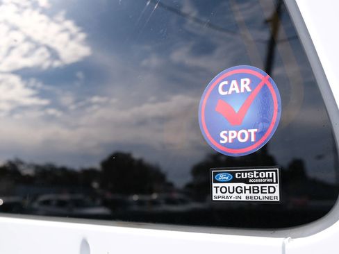 Used 2015 Ford F350 Lariat w/ Lariat Interior Package image 32