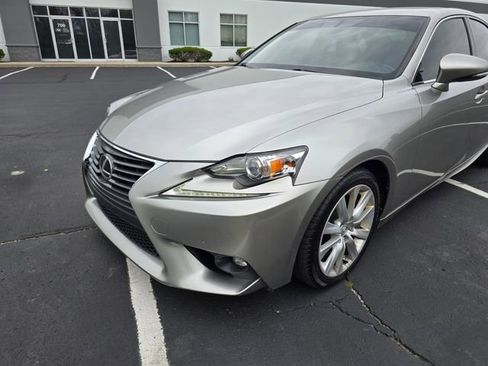Used 2016 Lexus IS 200t RWD image 10