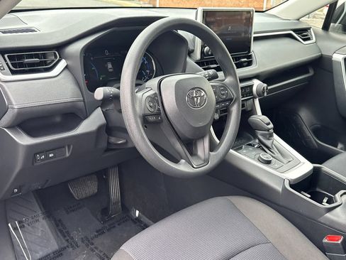 Used 2025 Toyota RAV4 LE AWD/4WD image 14