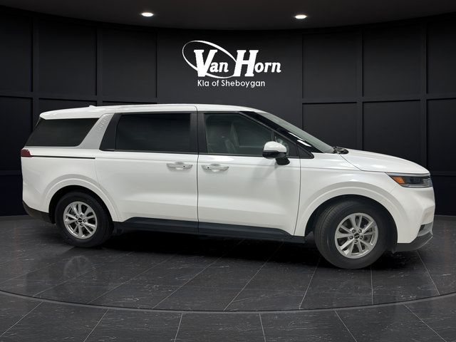 Used 2024 Kia Carnival LX FWD image 8