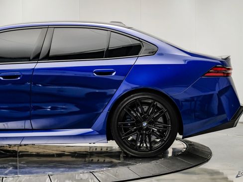 Used 2025 BMW M5 w/ Carbon Package AWD/4WD image 9