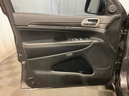 Used 2014 Jeep Grand Cherokee Limited w/ Trailer Tow Group IV AWD/4WD image 16