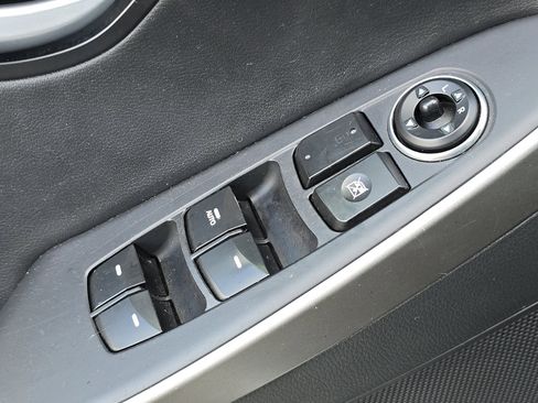 Used 2013 Hyundai Elantra GT w/ Style Pkg image 11