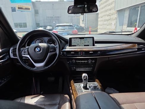Used 2018 BMW X5 xDrive35i w/ M Sport Package AWD/4WD image 3