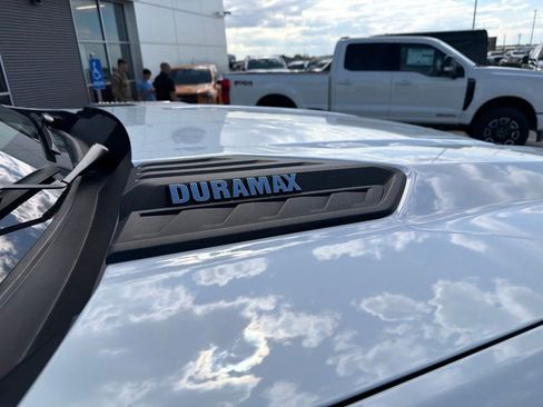 Used 2022 Chevrolet Silverado 2500 LTZ w/ LTZ Plus Package AWD/4WD image 30