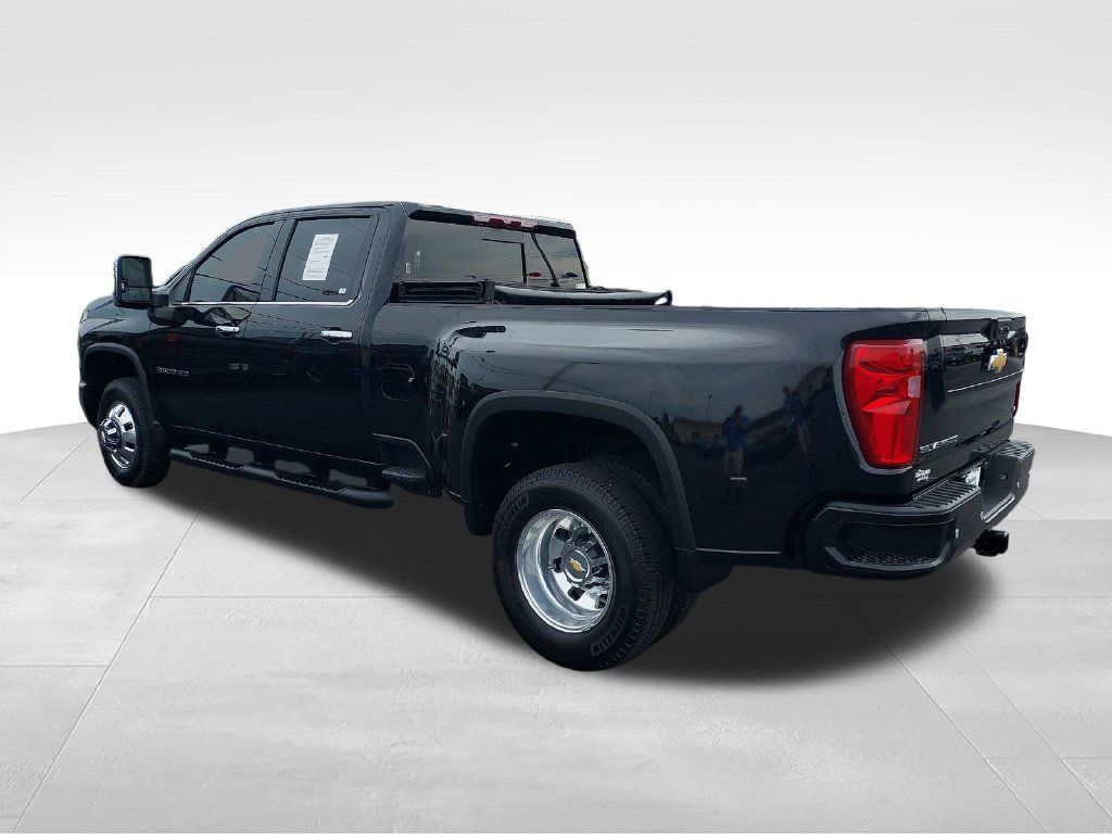 Used 2025 Chevrolet Silverado 3500 LTZ w/ LTZ Plus Package AWD/4WD image 3