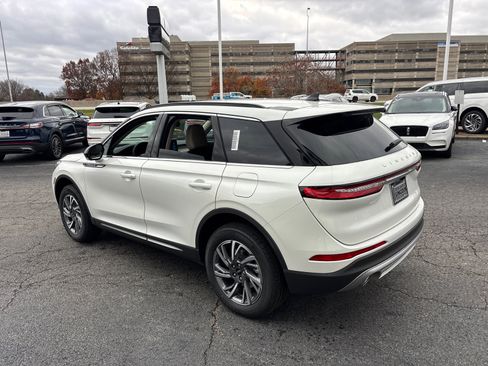 New 2026 Lincoln Corsair Premiere image 5