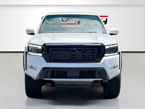 Used 2022 Nissan Frontier PRO-4X w/ Technology Package AWD/4WD image 2