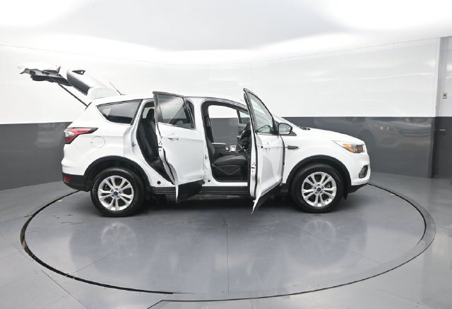 Used 2017 Ford Escape SE AWD/4WD image 33