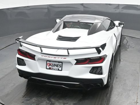 Used 2023 Chevrolet Corvette Stingray Premium Conv w/ Z51 Performance Package RWD image 32