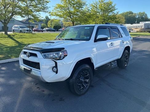 Certified 2017 Toyota 4Runner TRD Off-Road AWD/4WD image 15