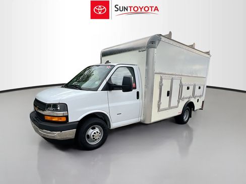 Used 2022 Chevrolet Express 3500 w/ Power Convenience Package image 9
