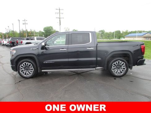 Used 2025 GMC Sierra 1500 Denali Ultimate AWD/4WD image 11
