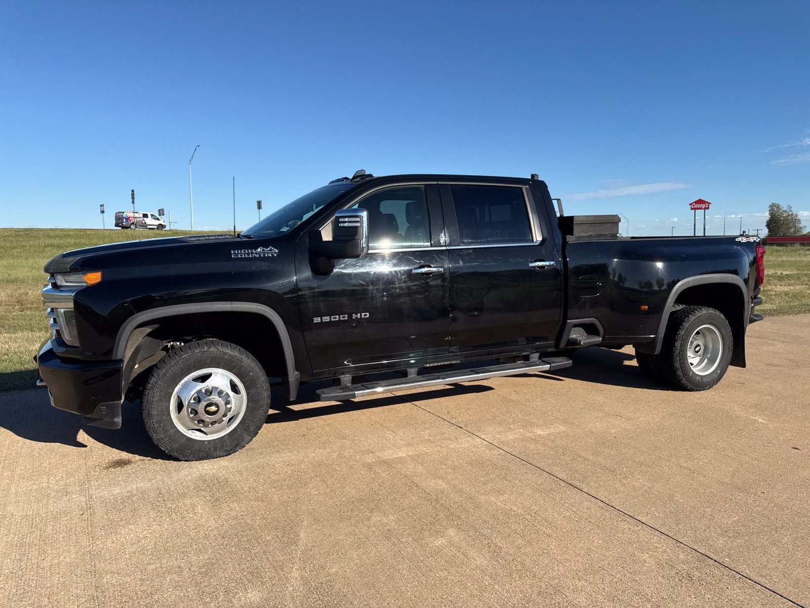 Used 2021 Chevrolet Silverado 3500 High Country AWD/4WD image 4