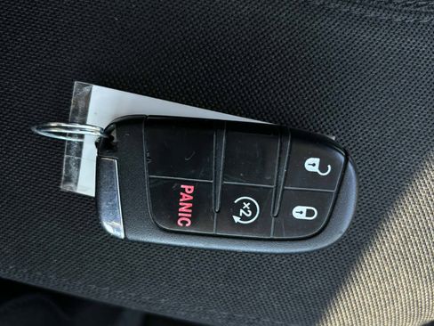 Used 2017 Jeep Renegade Latitude image 25